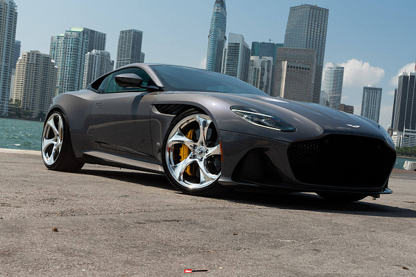 Фото дисков HRE 522M Полированный лак на Aston Martin DBS 3