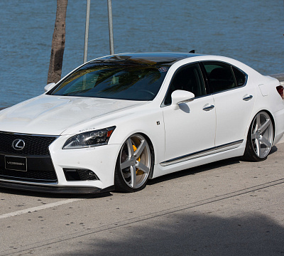 Фото дисков Vossen CV3 на Lexus LS IV