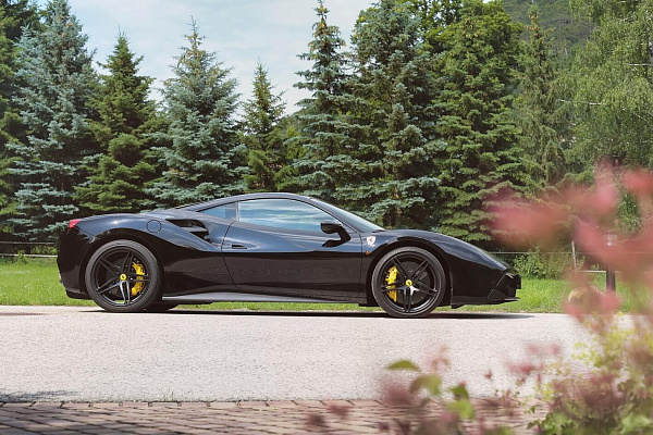 Фото дисков HRE P107 Черный сатин на Ferrari 488