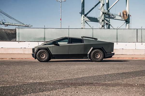 Фото дисков Brixton Forged TR09 AERO1 Другой цвет на Tesla Cybertruck