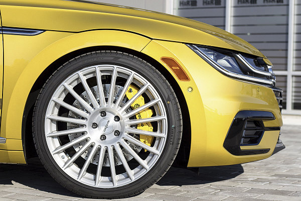 Фото дисков Rotiform BUC Глянцевый лак на Volkswagen Arteon