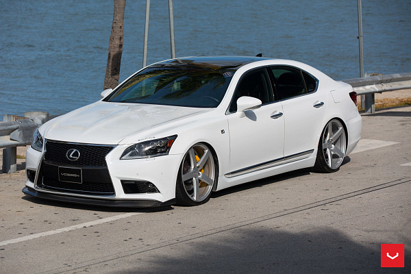 Фото дисков Vossen CV3 Серебро на Lexus LS IV