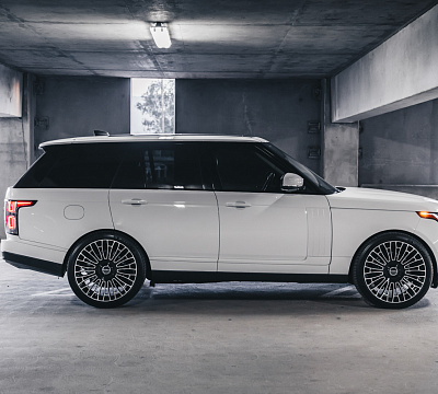 Фото дисков Brixton Forged LX01 на Land Rover Range Rover IV