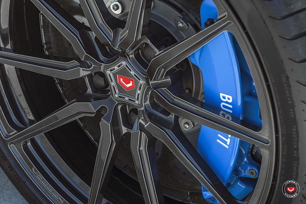 Фото дисков Vossen M-X2 Глянцевый графит на Bugatti Chiron