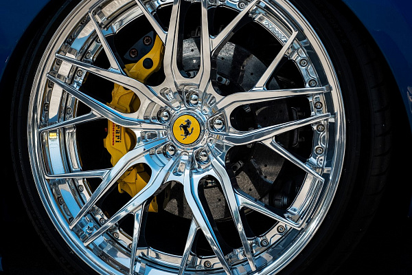 Фото дисков Anrky RS2.3 Полированный лак на Ferrari 488