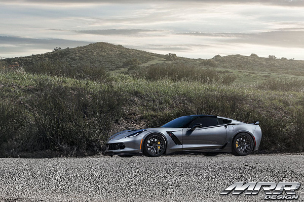 Фото дисков MRR FS01 Черный глянец на Chevrolet Corvette C7