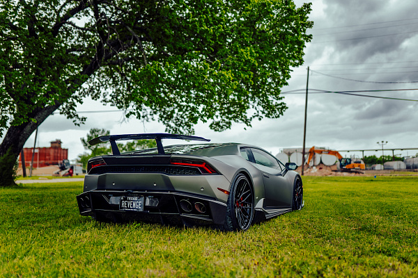 Фото дисков Strasse Wheels SV10M Deep Concave FS Другой цвет на Lamborghini Huracan
