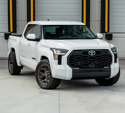 Фото дисков 4PLAY 4P55 на Toyota Tundra III