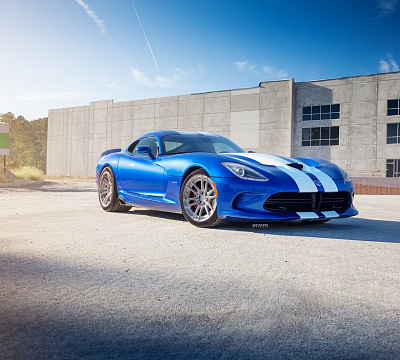 Фото дисков Strasse Wheels SV12 Deep Concave Duoblock на Dodge Viper