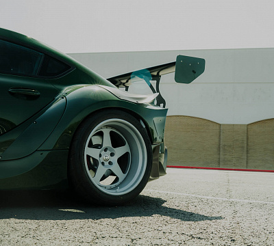 Фото дисков HRE 305 на Toyota Supra A90