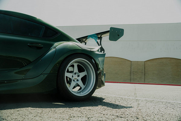 Фото дисков HRE 305 Сатиновый лак на Toyota Supra A90