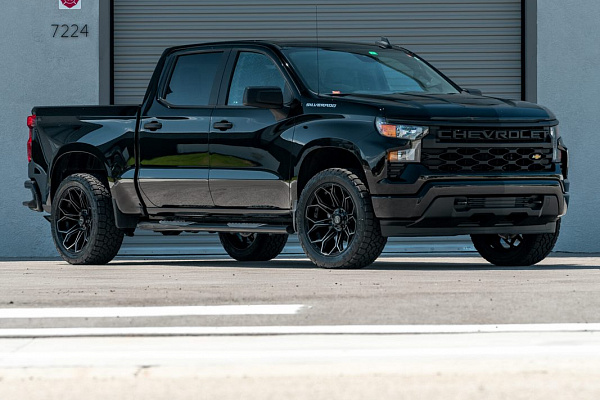 Фото дисков 4PLAY 4P83 Черный глянец на Chevrolet Silverado IV