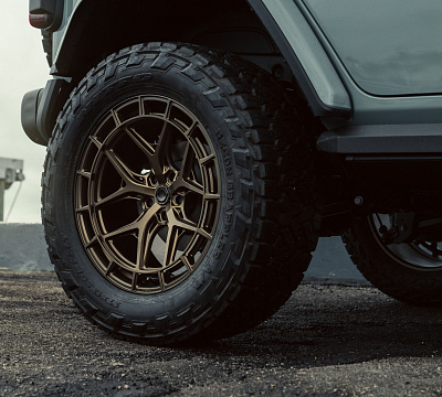Фото дисков Vossen HFX-1 (5-Lug) на Jeep Wrangler IV (JL)