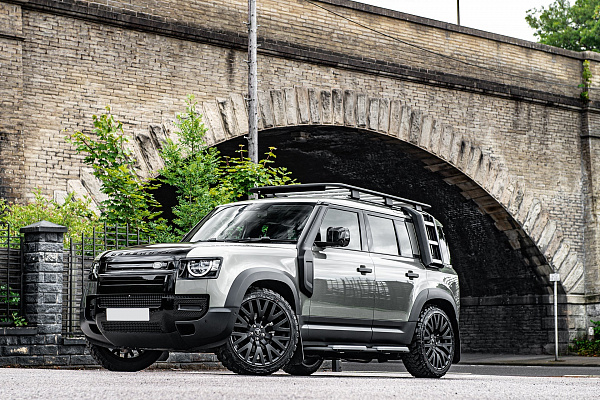Фото дисков Kahn Kahn RS Черный сатин на Land Rover Defender II