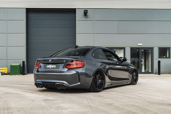 Фото дисков Rotiform TUF-R Черный глянец на BMW 2/M2 (F22/F87)