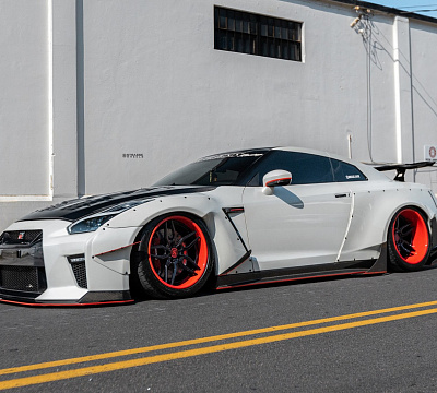 Фото дисков Strasse Wheels SV4 Deep Concave FS на Nissan GT-R