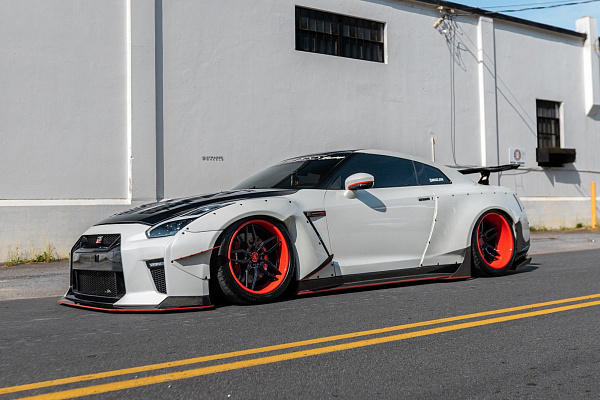 Фото дисков Strasse Wheels SV4 Deep Concave FS Другой цвет на Nissan GT-R