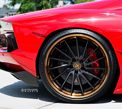 Фото дисков Strasse Wheels SV15T Deep Concave FS на Lamborghini Aventador
