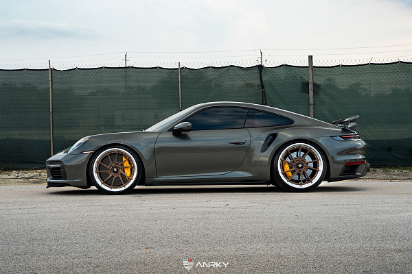 Фото дисков Anrky AN33 Сатиновая бронза на Porsche 911 VIII