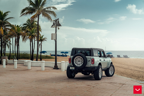 Фото дисков Vossen HF6-5 Серебро на Ford Bronco