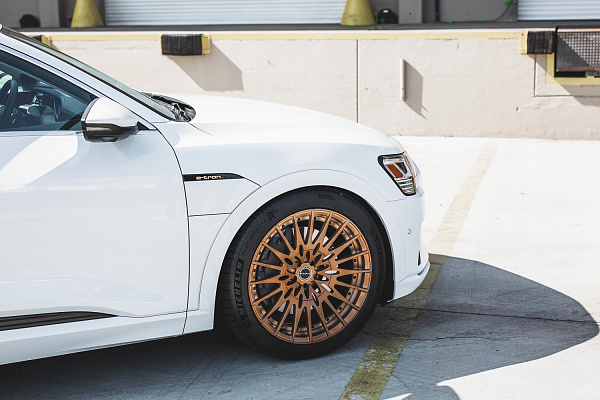 Фото дисков Brixton Forged HS1 Сатиновая медь на Audi E-tron