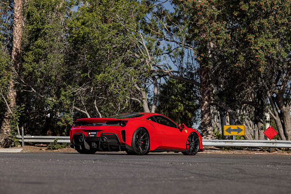 Фото дисков HRE P104SC Черный сатин на Ferrari 488