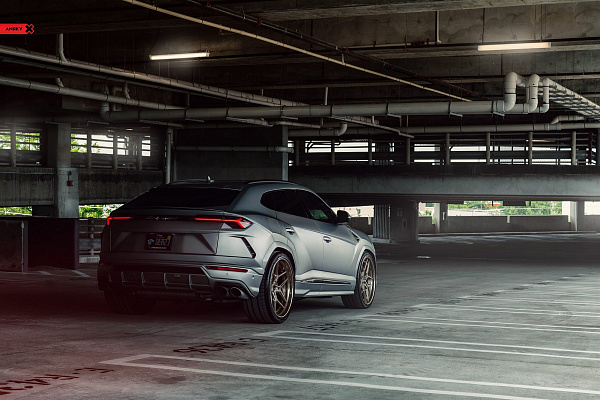 Фото дисков Anrky S3-X4 Глянцевая шампань на Lamborghini Urus