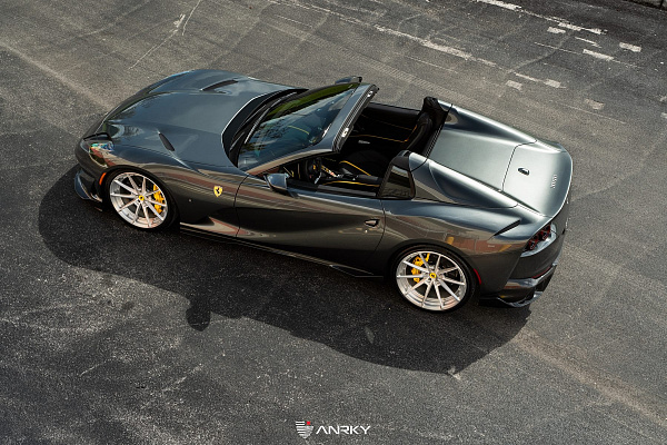 Фото дисков Anrky AN28 Глянцевый лак на Ferrari 812