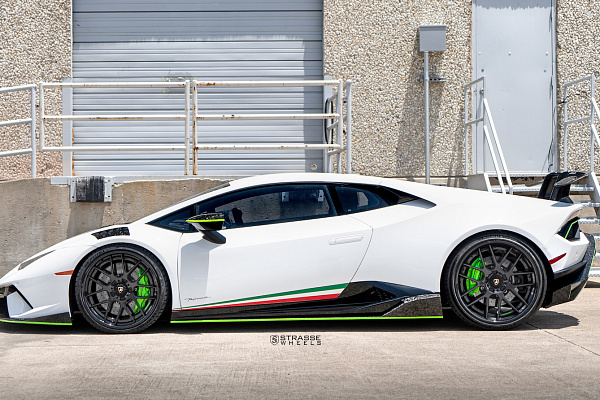 Фото дисков Strasse Wheels SM7 Deep Concave FS Другой цвет на Lamborghini Huracan