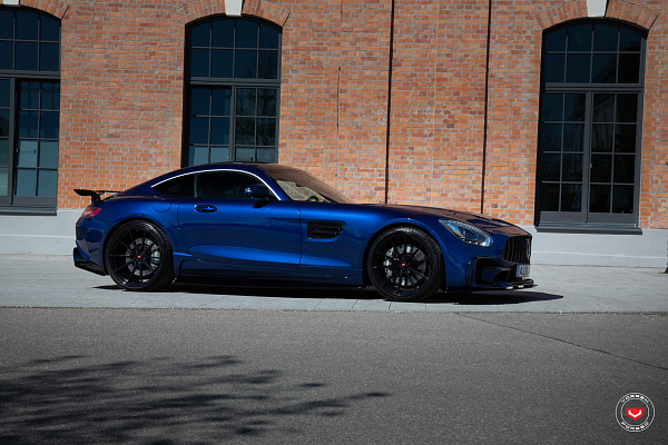 Фото дисков Vossen M-X2 Черный глянец на Mercedes-Benz AMG GT I