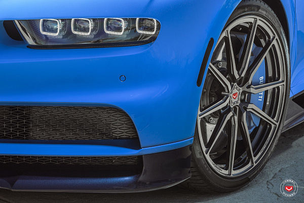 Фото дисков Vossen M-X2 Глянцевый графит на Bugatti Chiron