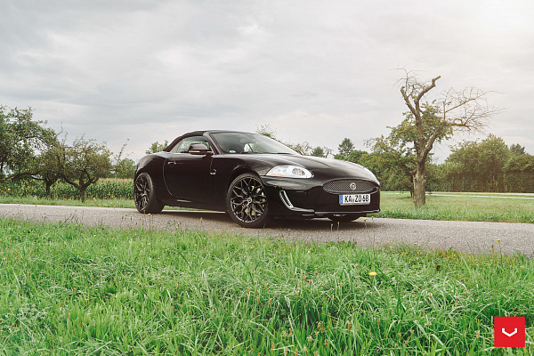 Фото дисков Vossen HF-2 Черный глянец на Jaguar XKR II