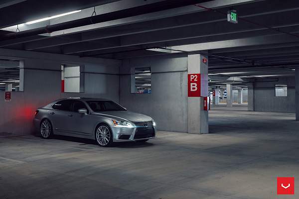 Фото дисков Vossen HF-4T Серебро на Lexus LS IV