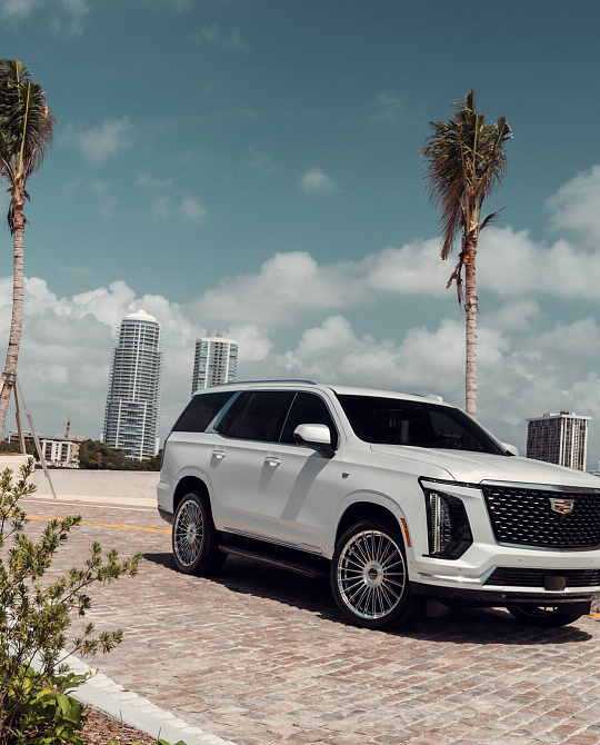 Фото дисков HF-8 Глянцевый лак на Cadillac Escalade V