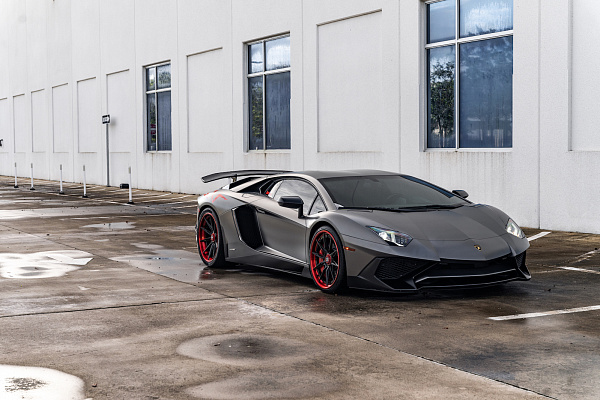 Фото дисков Strasse Wheels SV10-RS Performance Другой цвет на Lamborghini Aventador