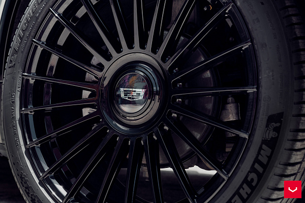 Фото дисков Vossen HF-8 Черный глянец на Cadillac Lyriq