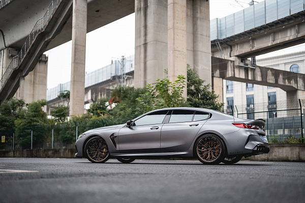 Фото дисков Brixton Forged PF10-RS Сатиновая бронза на BMW 8/M8