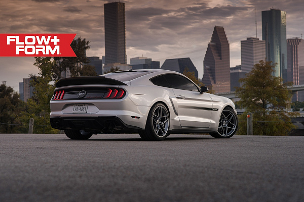 Фото дисков HRE FF11 Глянцевый тонированный лак на Ford Mustang VI