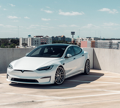 Фото дисков Vossen HF-4T на Tesla Model S