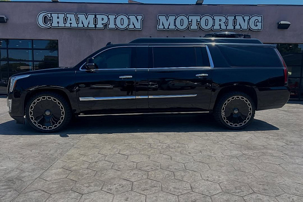 Фото дисков Giovanna Dicotto Черный глянец на Cadillac Escalade IV