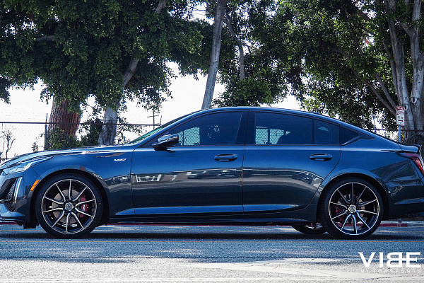 Фото дисков Vossen HF-3 Алмазная проточка на Cadillac CT5