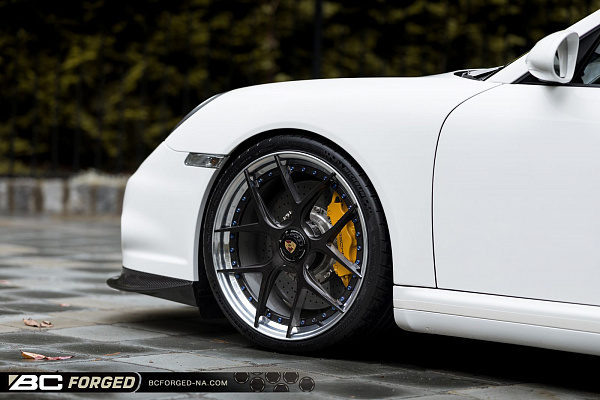 Фото дисков BC Forged HCS21 Глянцевый темный лак на Porsche 911 VI