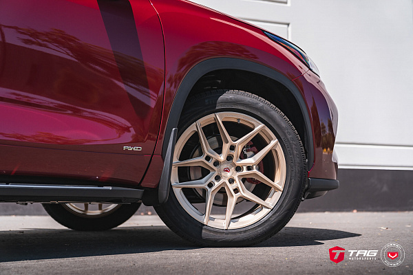 Фото дисков Vossen EVO-4 Сатиновая шампань на Toyota Highlander U70