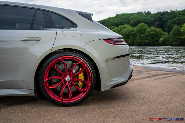 Фото дисков HRE P201 Красный глянец на Porsche Panamera II