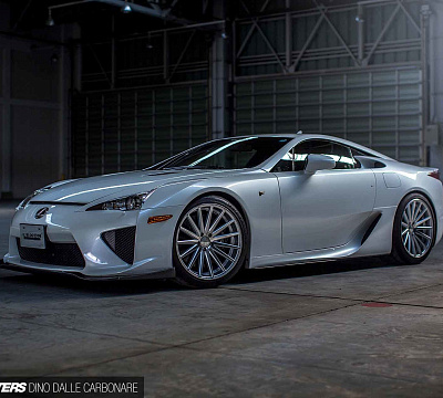 Фото дисков Vossen VFS-2 на Lexus LFA