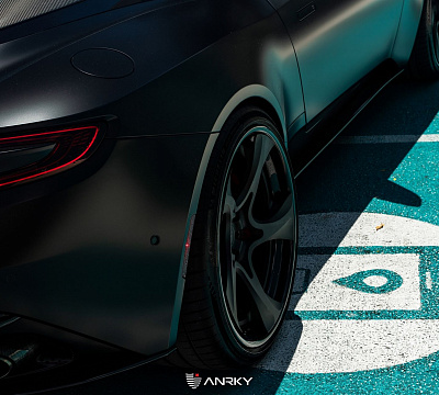 Фото дисков Anrky XR-305 на Aston Martin DB11