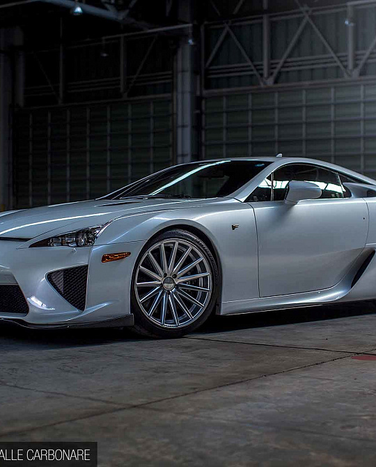 Фото дисков VFS-2 Серебро на Lexus LFA