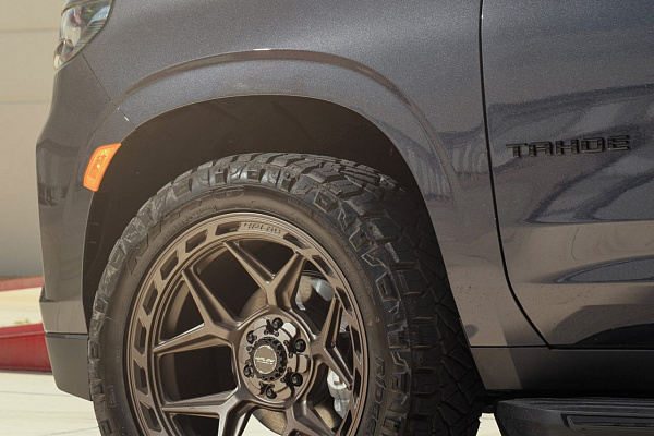 Фото дисков 4PLAY 4P55 Сатиновая бронза на Chevrolet Tahoe V