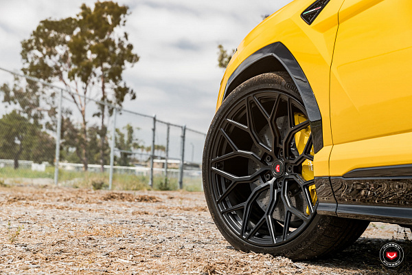 Фото дисков Vossen S17-01 Черный сатин на Lamborghini Urus