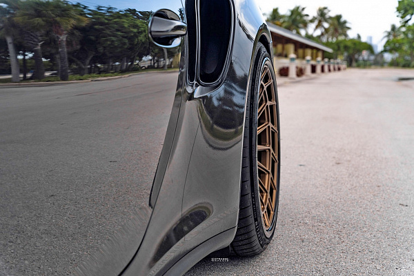 Фото дисков Strasse Wheels SV15FF Deep Concave FS Сатиновая бронза на Porsche 911 VII